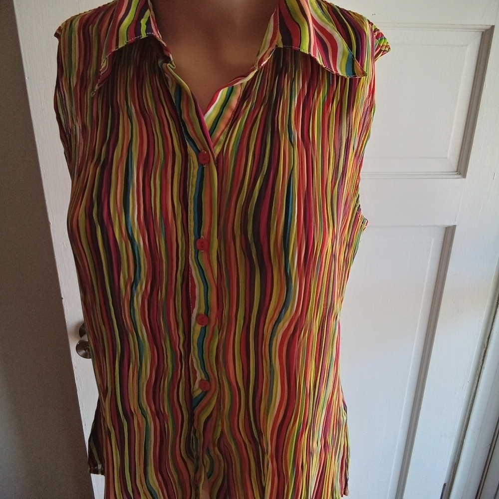 Essentials by Milano Button Down Collard Blouse Very Colorful